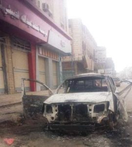 عدن| قوات الانتقالي تهاجم مؤسسة تجارية وتشعل النار فيها الخبر اليمني