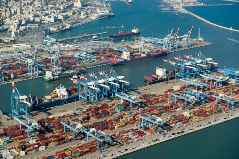 ميناء حيفا على وشك التوقف إسرائيل أمام مأزق إقتصادي بتداعيات كارثية