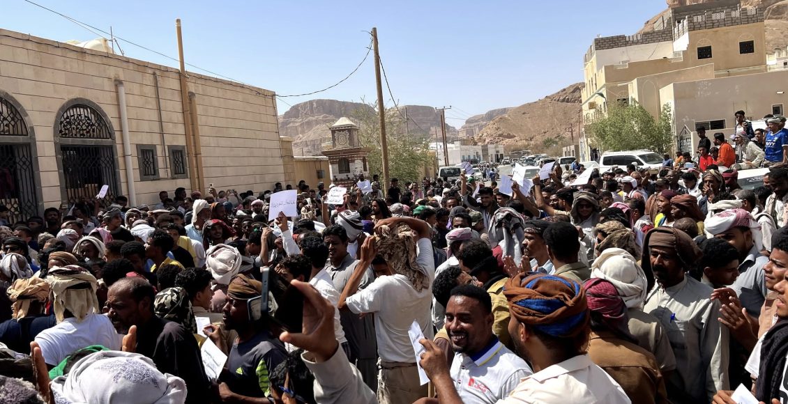 انتفاضة شعبية في دوعن حضرموت تضامن مع فرقة البندر للمسرح0